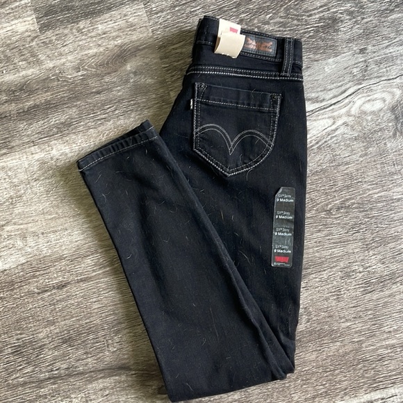 Ultra Low Rise Skinny Levi Jeans - Picture 3 of 5